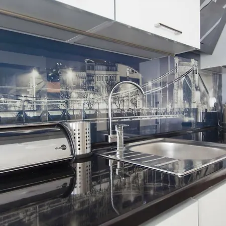 Aparts Promenady Hotel *