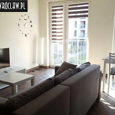 Aparts Promenady Hotel *